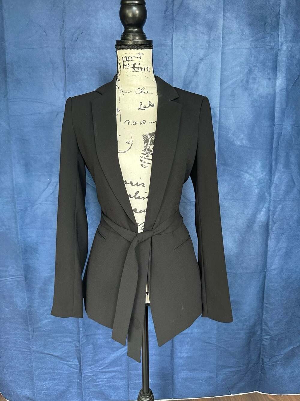H&M Women's Black Tie-Waist Long Sleeve Blazer